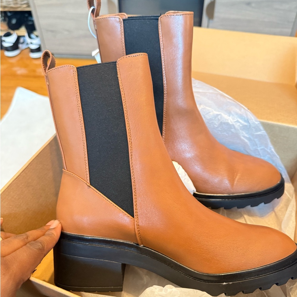 Amazon Essentials Tan Ankle Boots with Chunky Sole